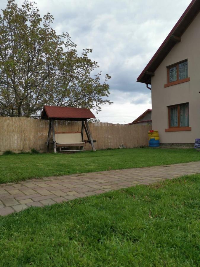 Vila De Vacanta Curtea De Arges Exterior photo