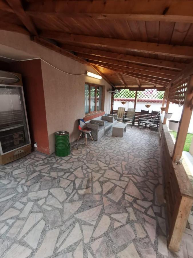 Vila De Vacanta Curtea De Arges Exterior photo
